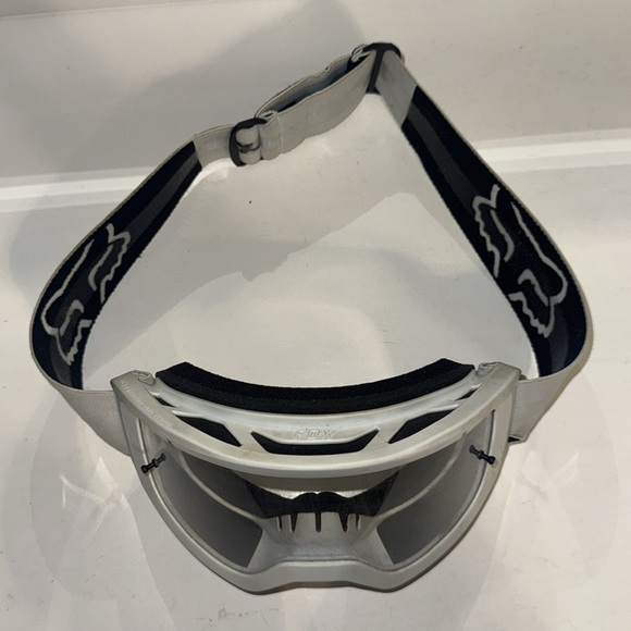 Fox Racing MTB Main Core Goggle in White. One size, unisex, adjustable strap. - Picture 2 of 6
